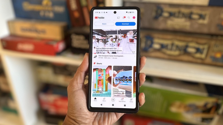 如何反转 Android 手机的屏幕颜色 - Wwtyrd.com