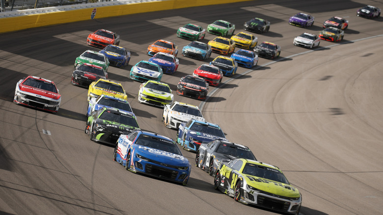 Nascar Inmotion NASCAR 使用什么类型的变速箱以及为什么它很特别? - Wwtyrd.com